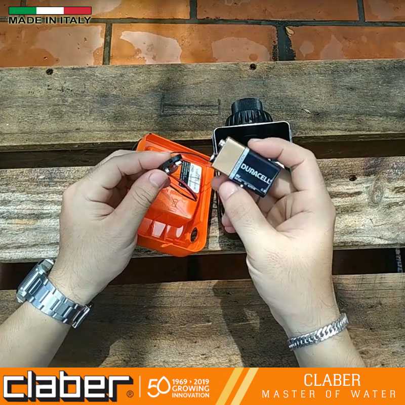 Bộ van hẹn giờ tưới cây Aquauno Video 6 Plus Claber 8413, 6 lần tưới trong ngày