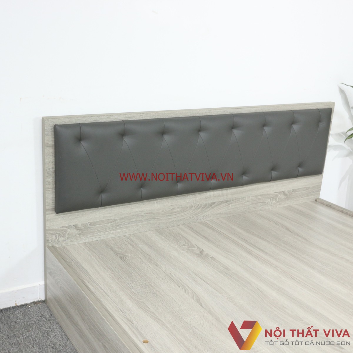 Giường Ngủ Gỗ MDF Melamine Màu Xám Vân Gỗ Có Đầu Nệm Đen Đẹp Hiện Đại