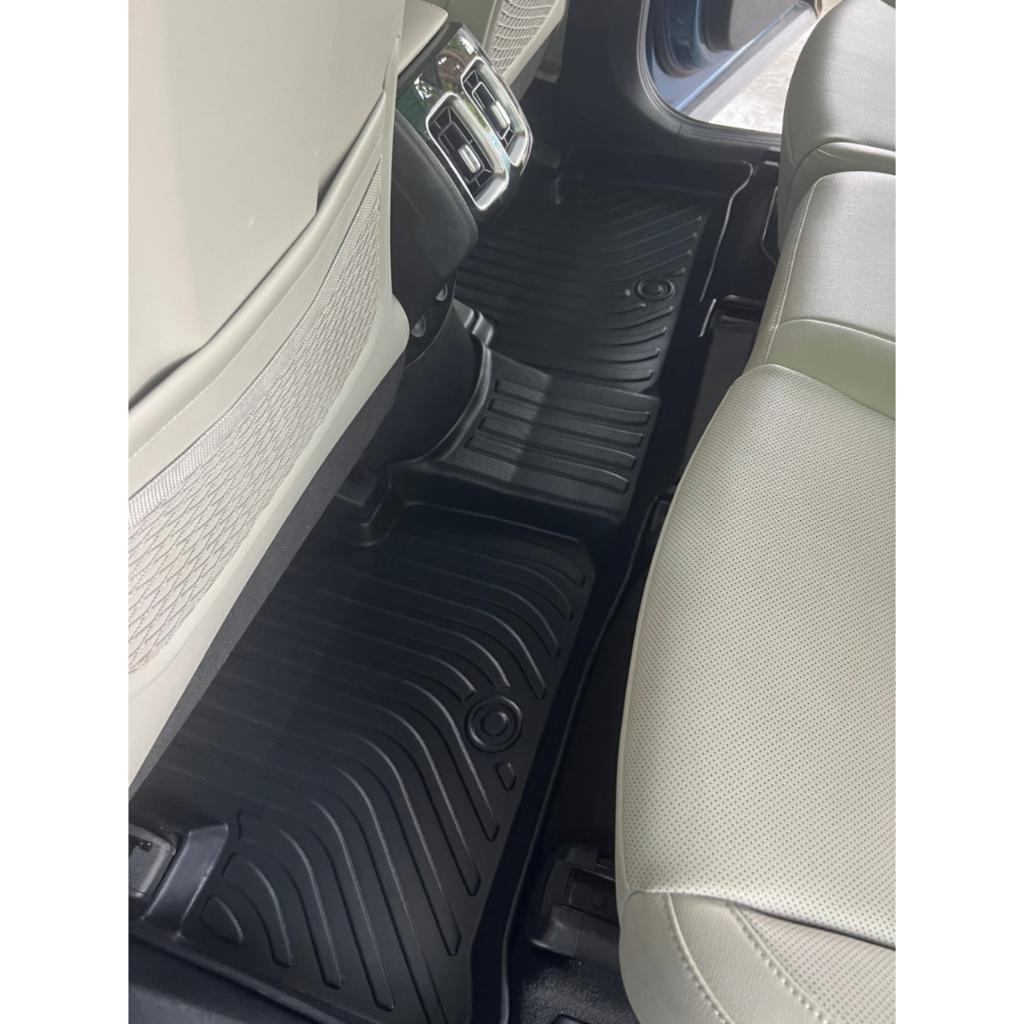 Kia Sorento 2021+ Thảm lót sàn xe ô tô  Nhãn hiệu Macsim chất liệu nhựa TPE hàng loại 2