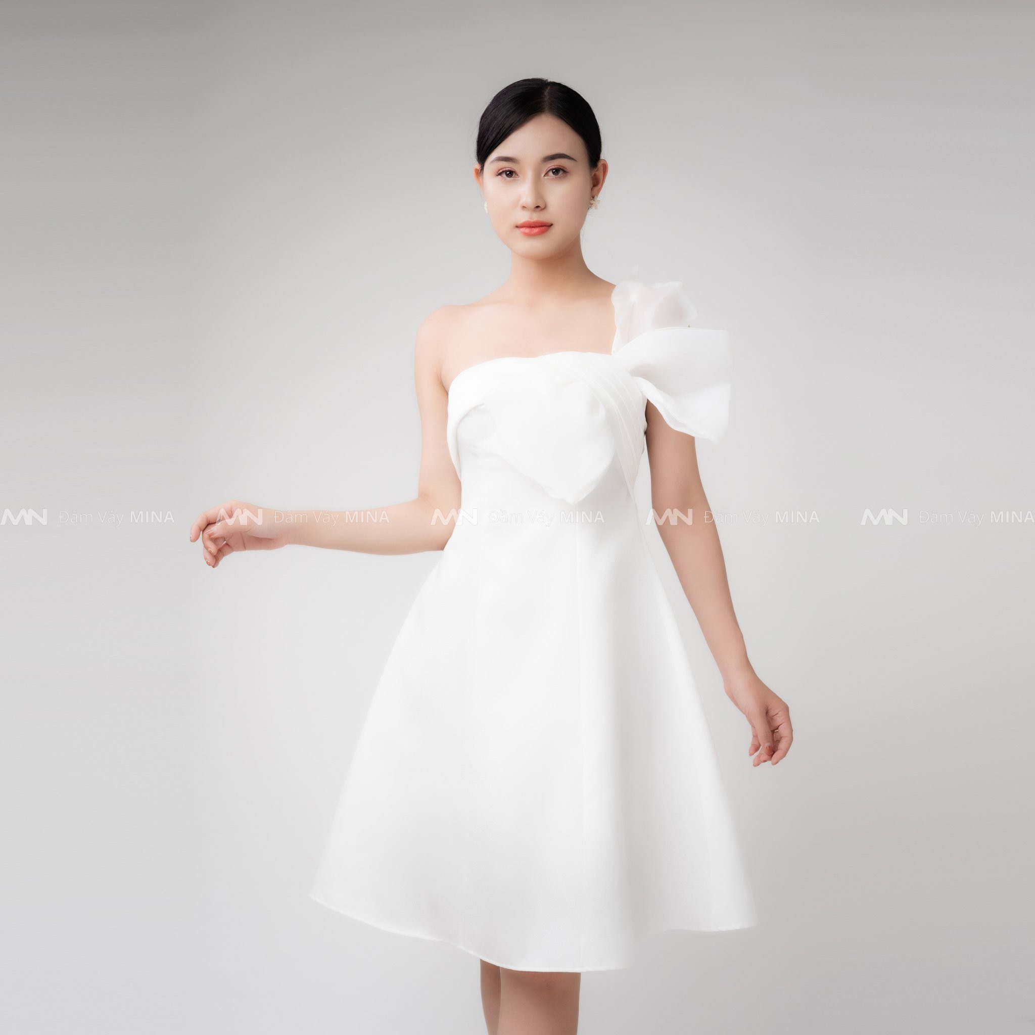 Đầm dự tiệc | Váy dự tiệc | Váy trắng xoè nơ ngực Taffta lụa | Váy sang trọng MN147 - Đầm Váy Mina