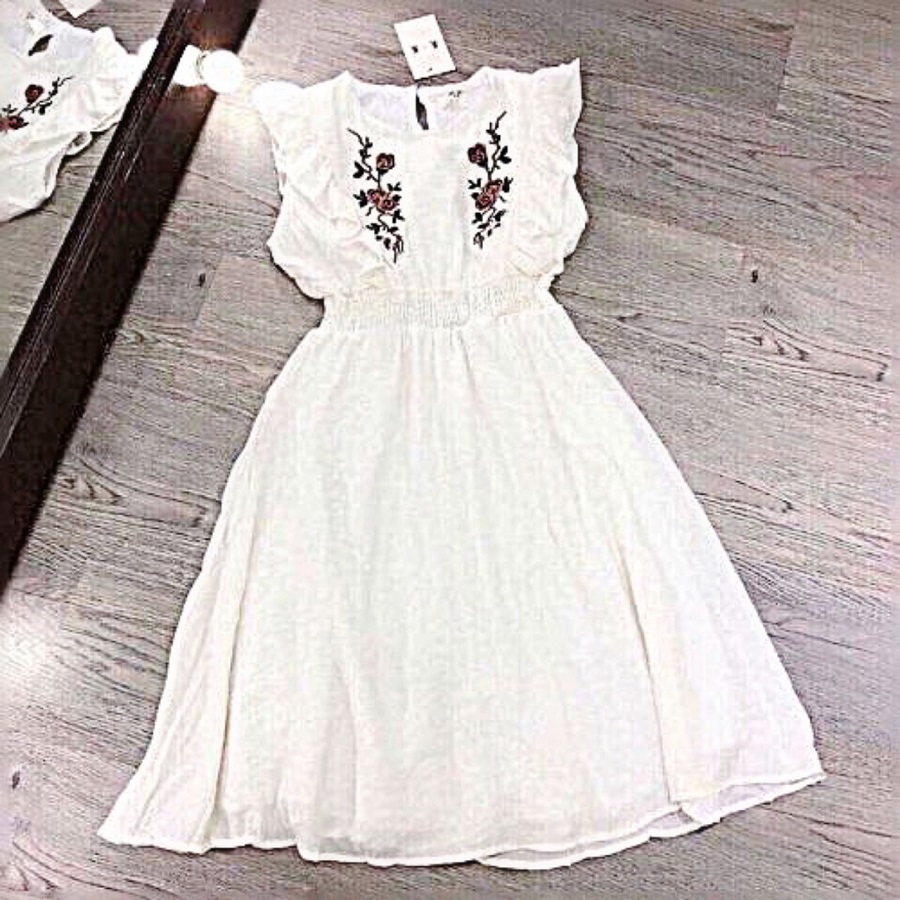 ĐẦM MAXI THÊU HOA VIỀN BÈO NHÚN EO