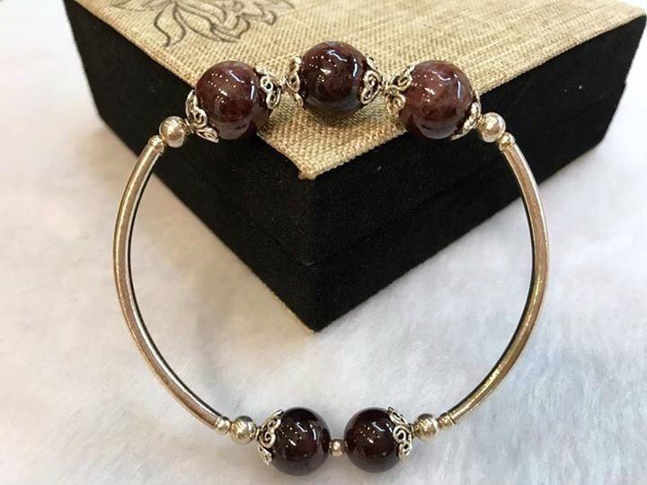 Vòng tay phong thủy đá Garnet Đỏ  Mix Charm Bạc 925