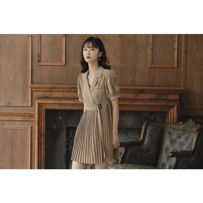 ĐẦM XẾP LY CỔ VEST