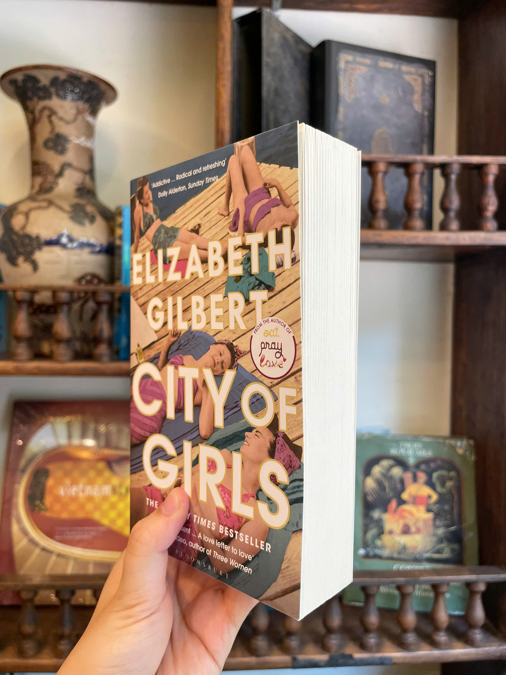 Sách - City of Girls by Elizabeth Gilbert - Historical Fiction/Fiction book in English - Ngoại Văn