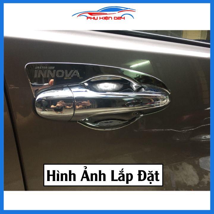 Ốp tay hõm Innova 2017-2018-2019-2020-2021 vân carbon, mạ crom chống trầy bảo vệ cửa xe ô tô