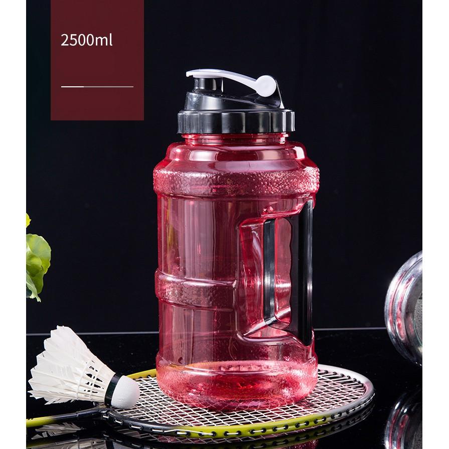 Bình Lăc Gym Kiểu Dáng Thể Thao 2,5L - Chứa đựng lượng nước cho bạn hoạt động suốt ngày dài