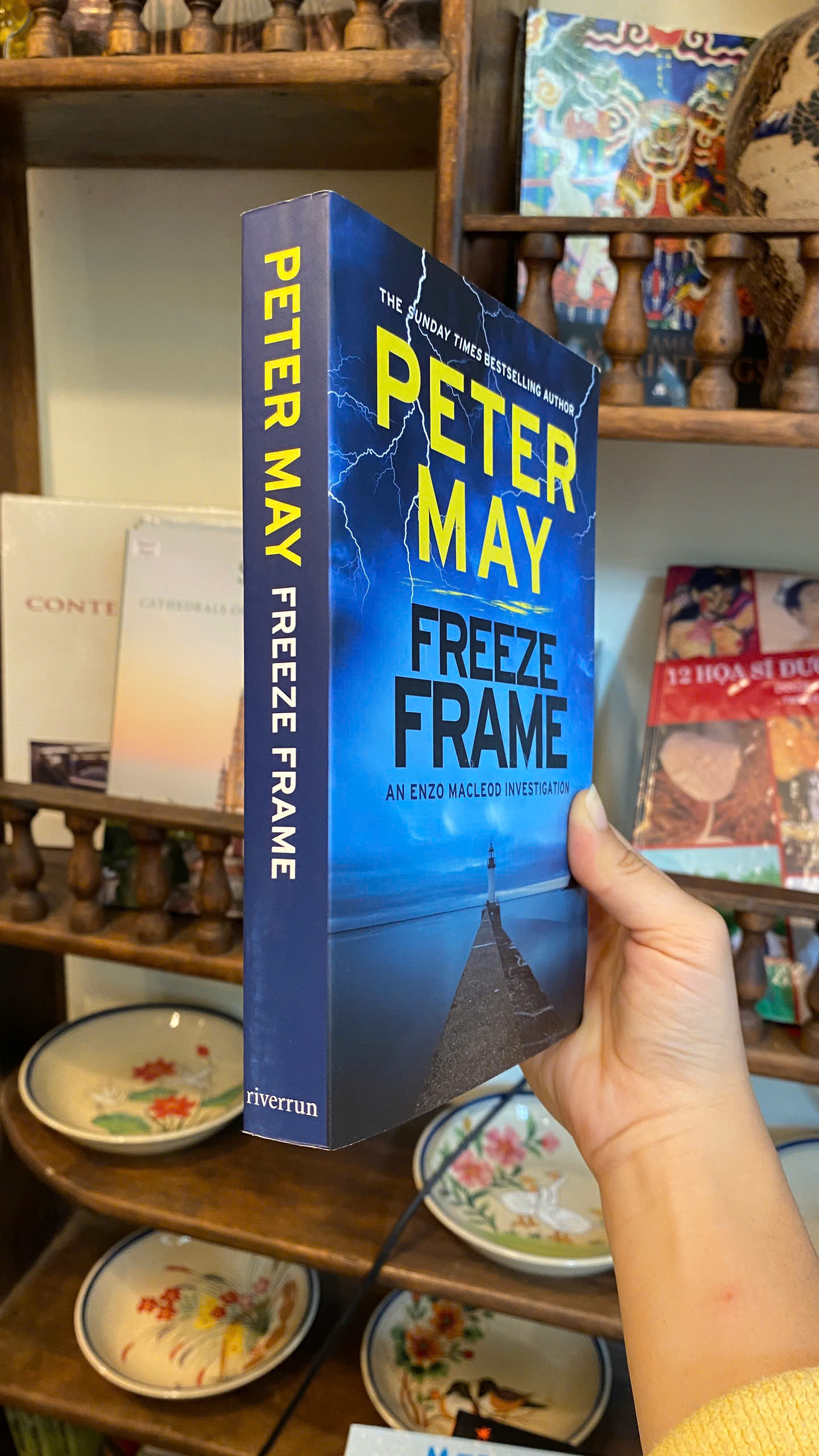 Sách - Freeze Frame (The Enzo Files) by Peter May | English Mystery Thriller - Sách ngoại văn