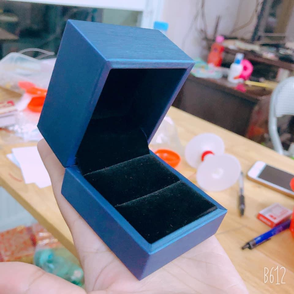 HỘP LỤA CAO CÂP KÍCH THƯỚC 6*6 CM