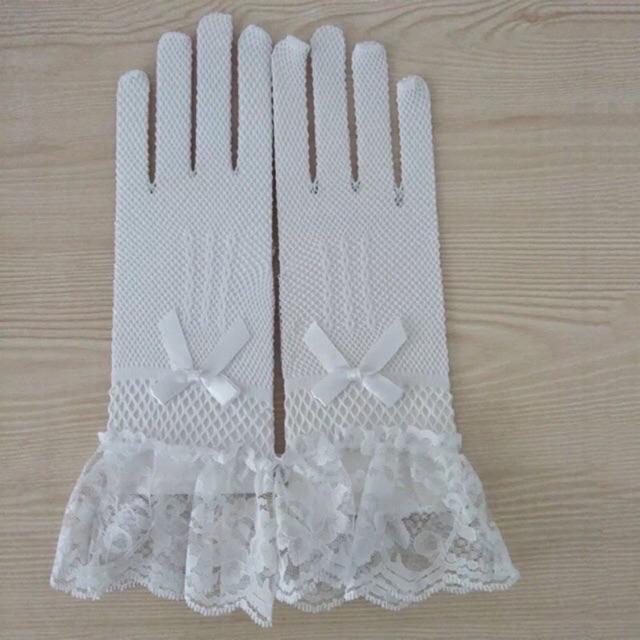 Găng tay đen ( trắng) lưới đính ren viền cổ tay chụp hình cô dâu GiangPKC