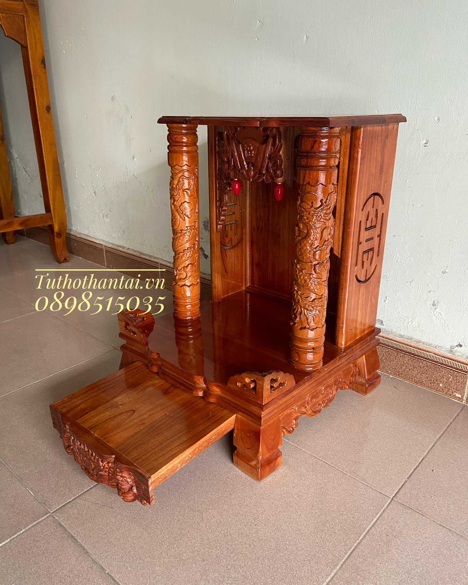 Bàn thờ thần tài cột Rồng 48 x 68CM, đình cong
