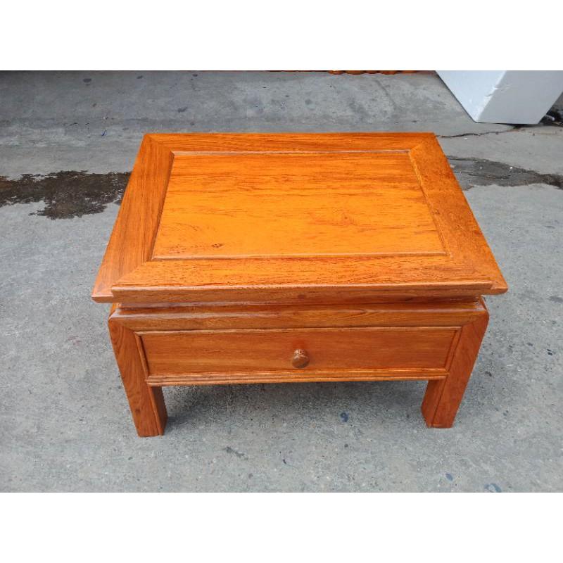 Bàn đọc sách tụng kinh