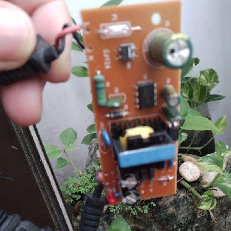 Nguồn 12v2a móc treo để mưa nắng bảo hành 12 tháng cả sét đánh cả cắt dây vẫn đổi mới 12th