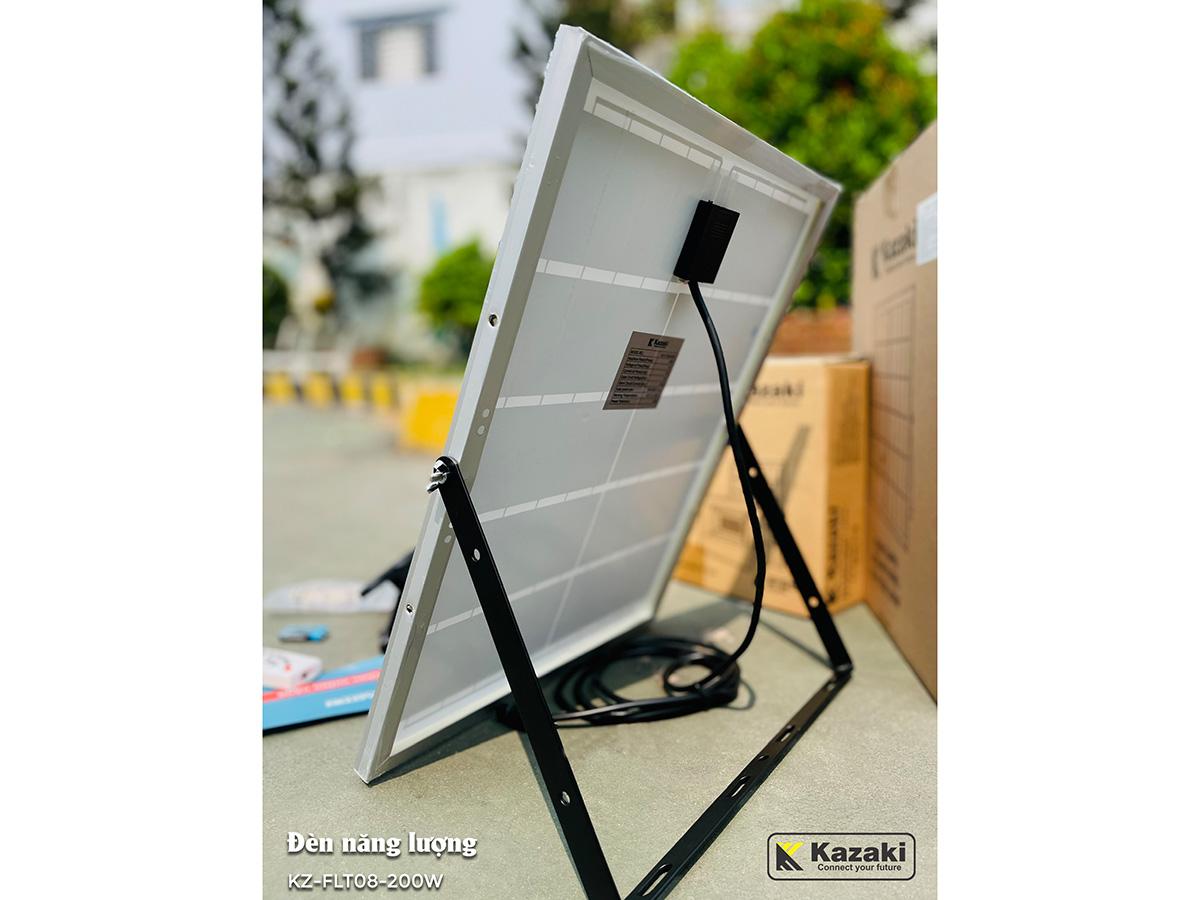ĐÈN NĂNG LƯƠNG MẶT TRỜI KAZAKI KZ-FLT08-200W- HÀNG CHÍNH HÃNG