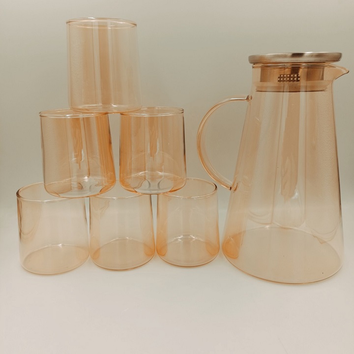 Bình Thủy Tinh Chịu Nhiệt Màu Vàng Cao Cấp 1,8 L Tặng Kèm 6 Cốc không quai vàng Sang Trọng Tinh Tế.