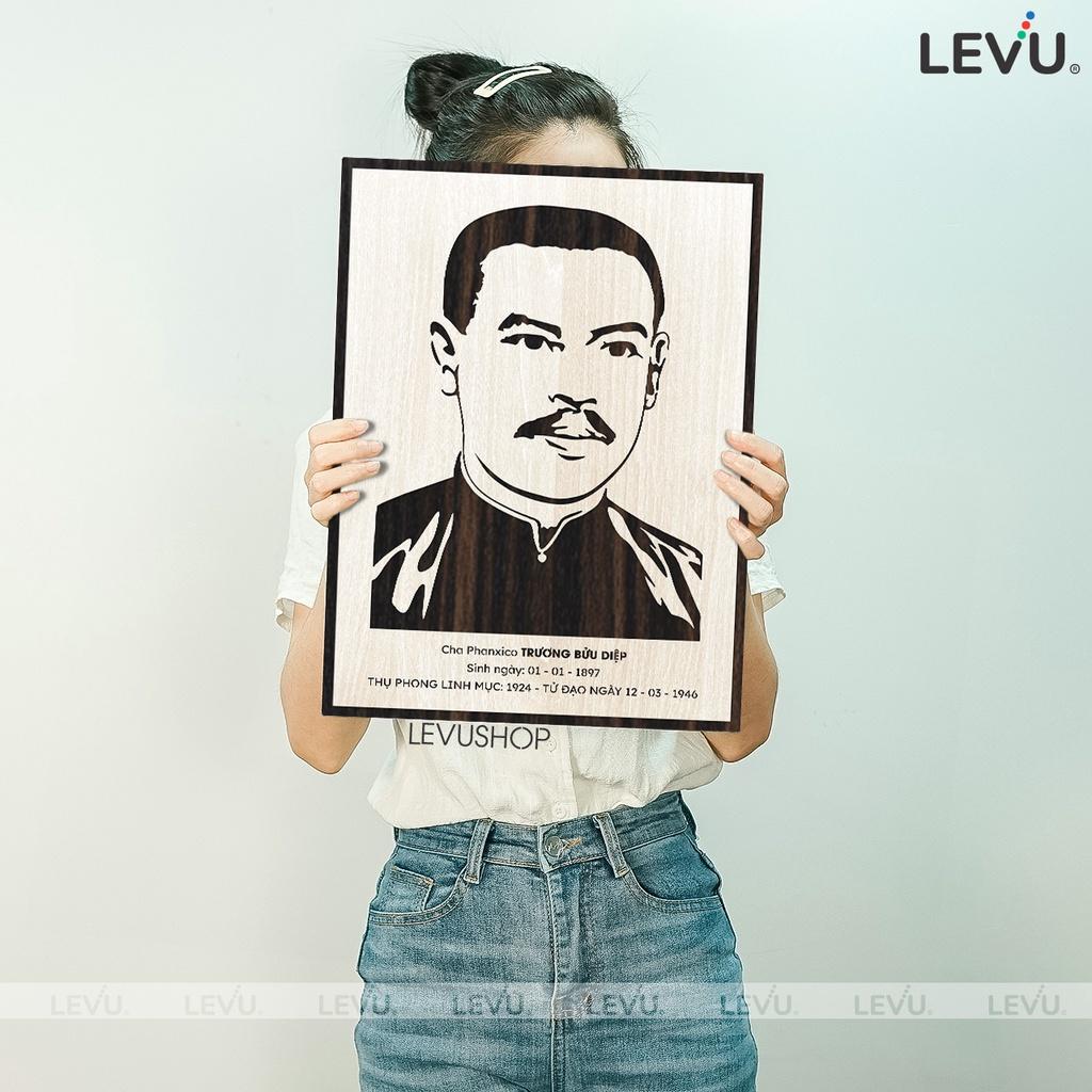 Tranh treo tường gỗ chân dung Cha Phanxico Trương Bửu Diệp LEVU CG12
