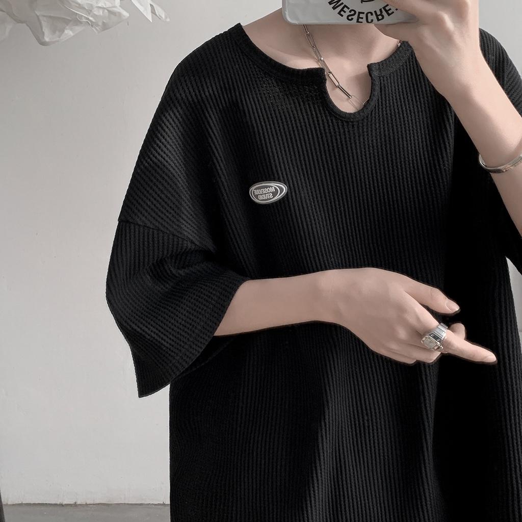 Áo thun nam form rộng, tay lỡ, cổ xẻ, chất liệu vải dệt cao cấp, kiểu dáng thời trang, đen - Mottolial