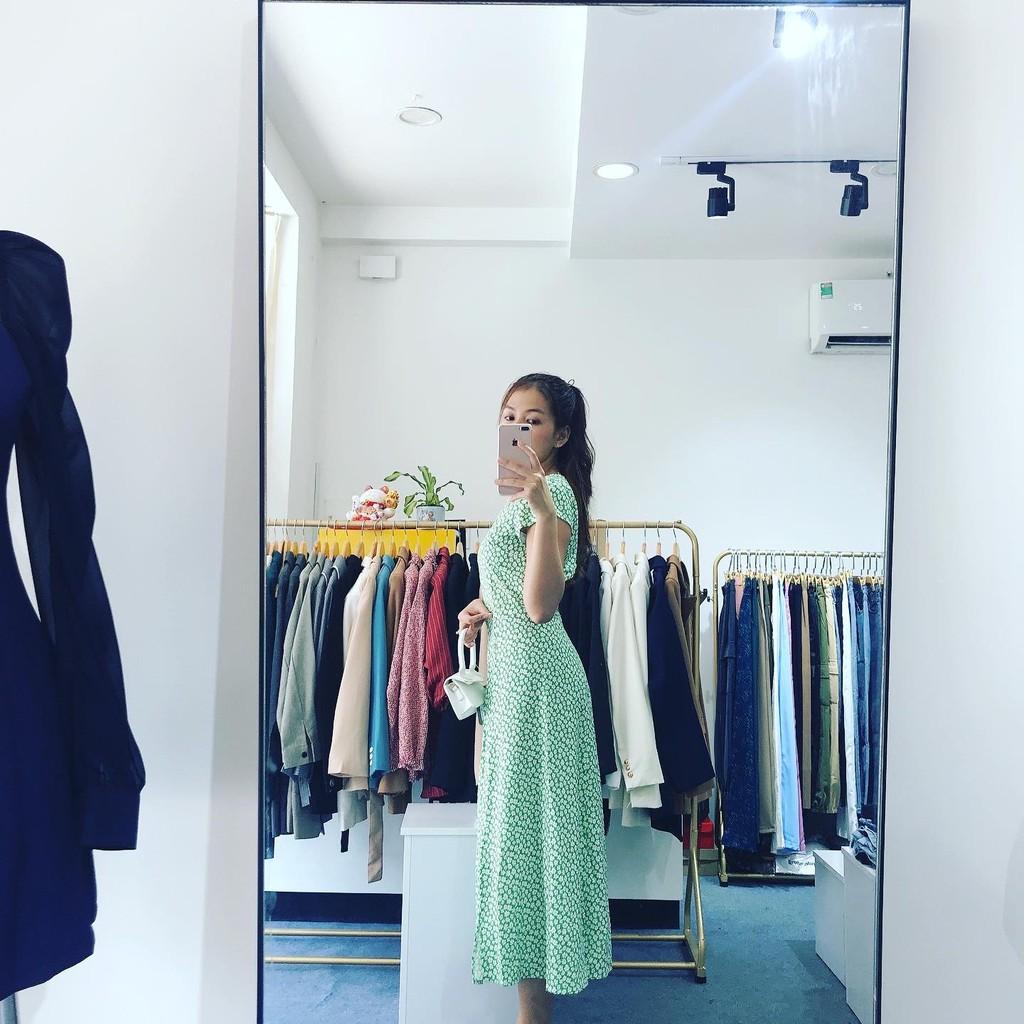 Đầm hoa bi xanh hở lưng phía sau phong cách hàn Quốc