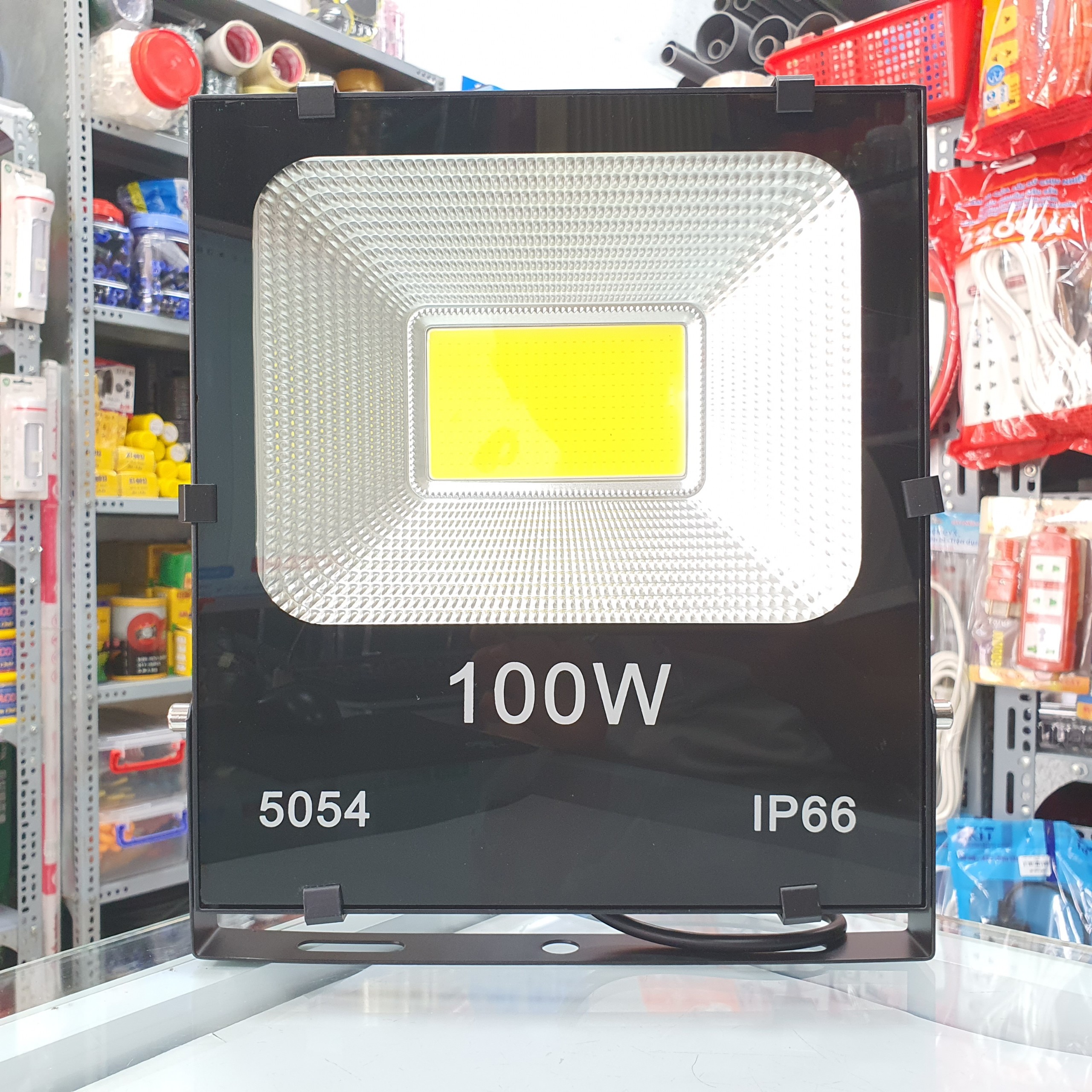 Đèn pha LED 50W 100W chiếu sáng bảng hiệu chống nước AST