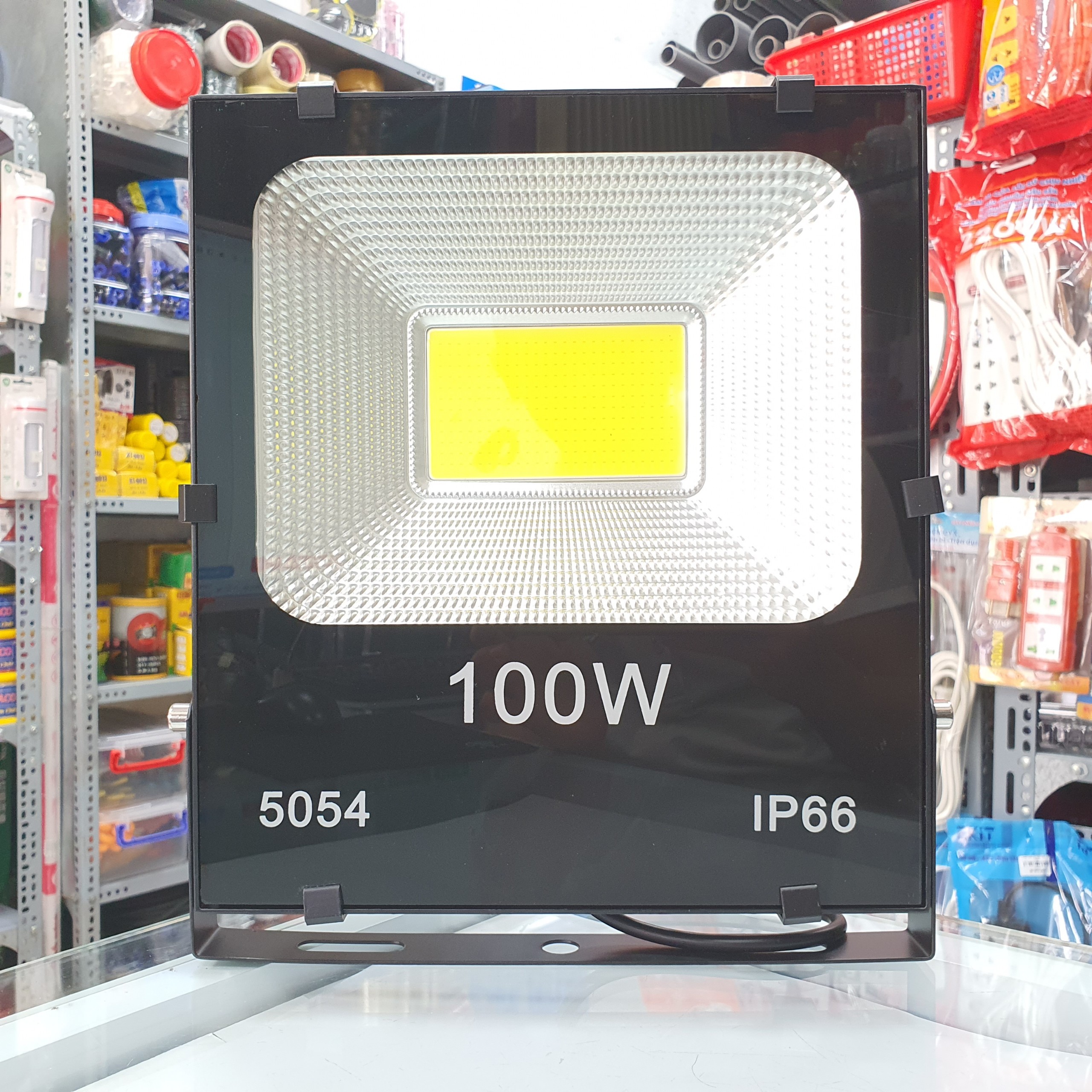 Đèn pha LED 50W 100W chiếu sáng bảng hiệu chống nước AST