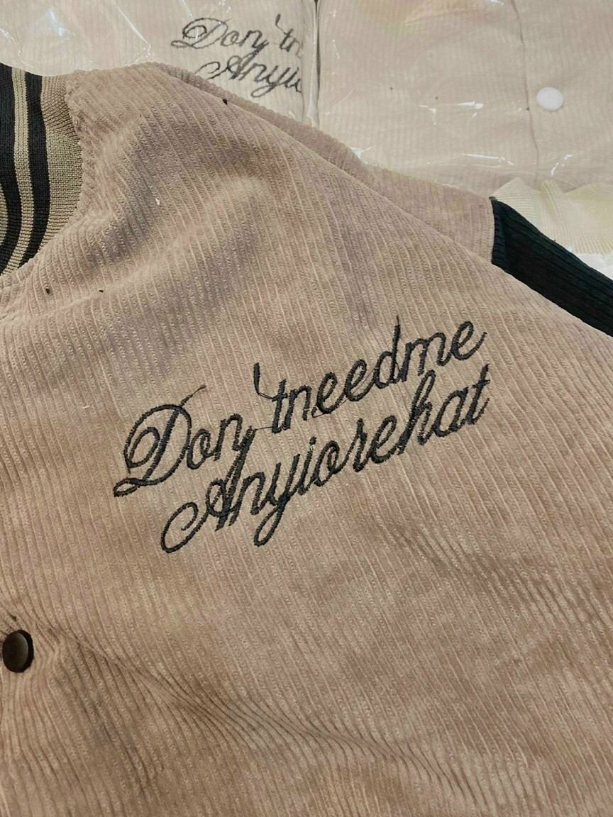 Áo Khoác Nhung Tăm Jacket Varsity Form Rộng Gonz, Áo khoác bomber nhung may 2 lớp lót dù logo thêu đẹp, áo khoác nhung chữ D hình thật shop tự chụp