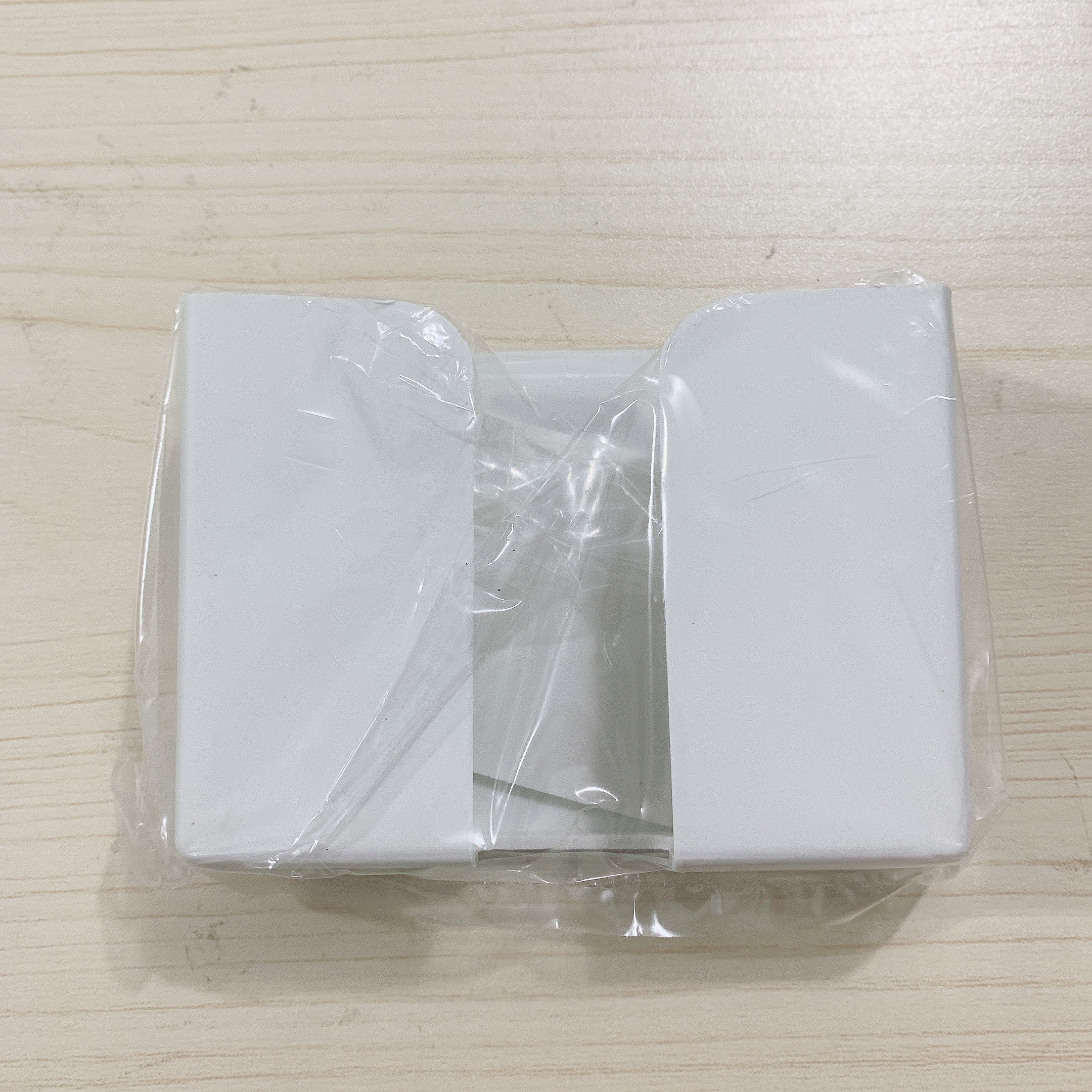 Giá đỡ điện thoại dán tường khi sạc MW5 kiêm khay đựng remote Hàng chính hãng
