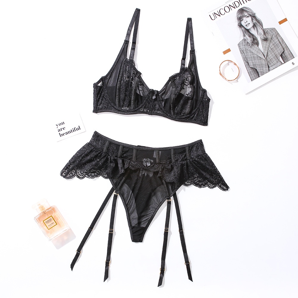 Set bộ đồ lót lingerie lọt khe xuyên thấu đai cánh dơi tặng kèm vớ