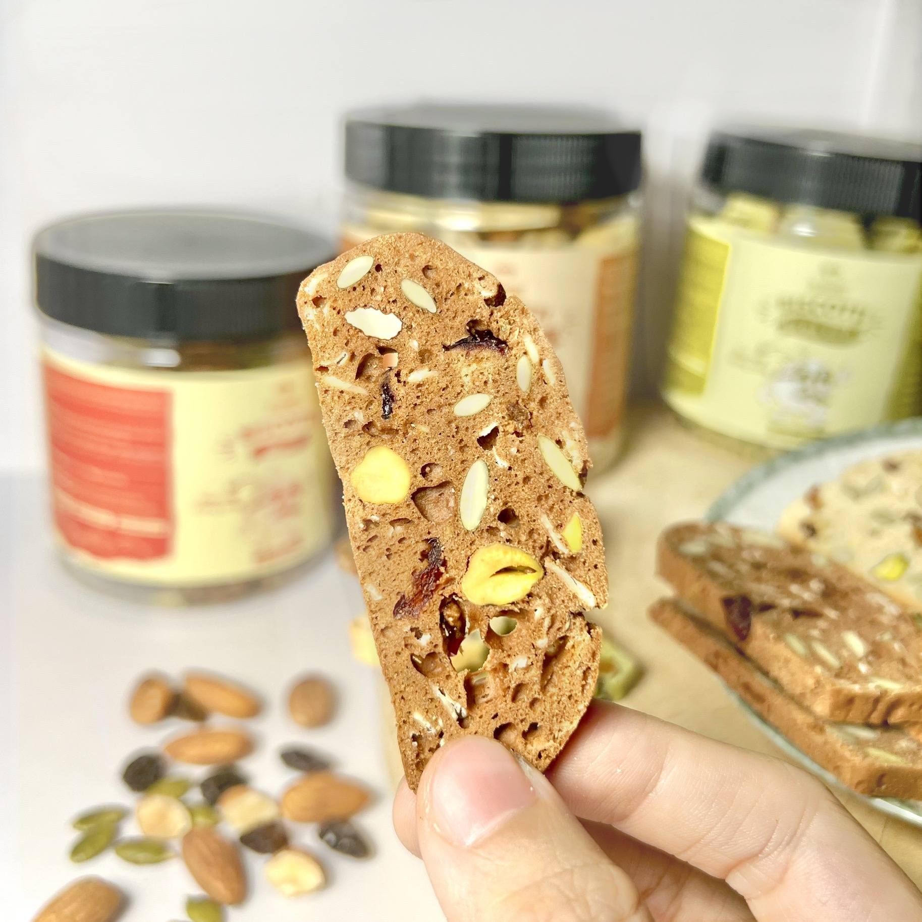 Bánh Biscotti dinh dưỡng Eat Clean DK Harvest 220G - Giòn xốp, thơm ngon, phù hợp cho người ăn kiêng, chơi thể thao, người tiểu đường