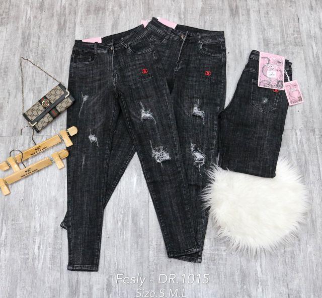 Quần Jeans Nữ Baggy Khói Thêu Chữ