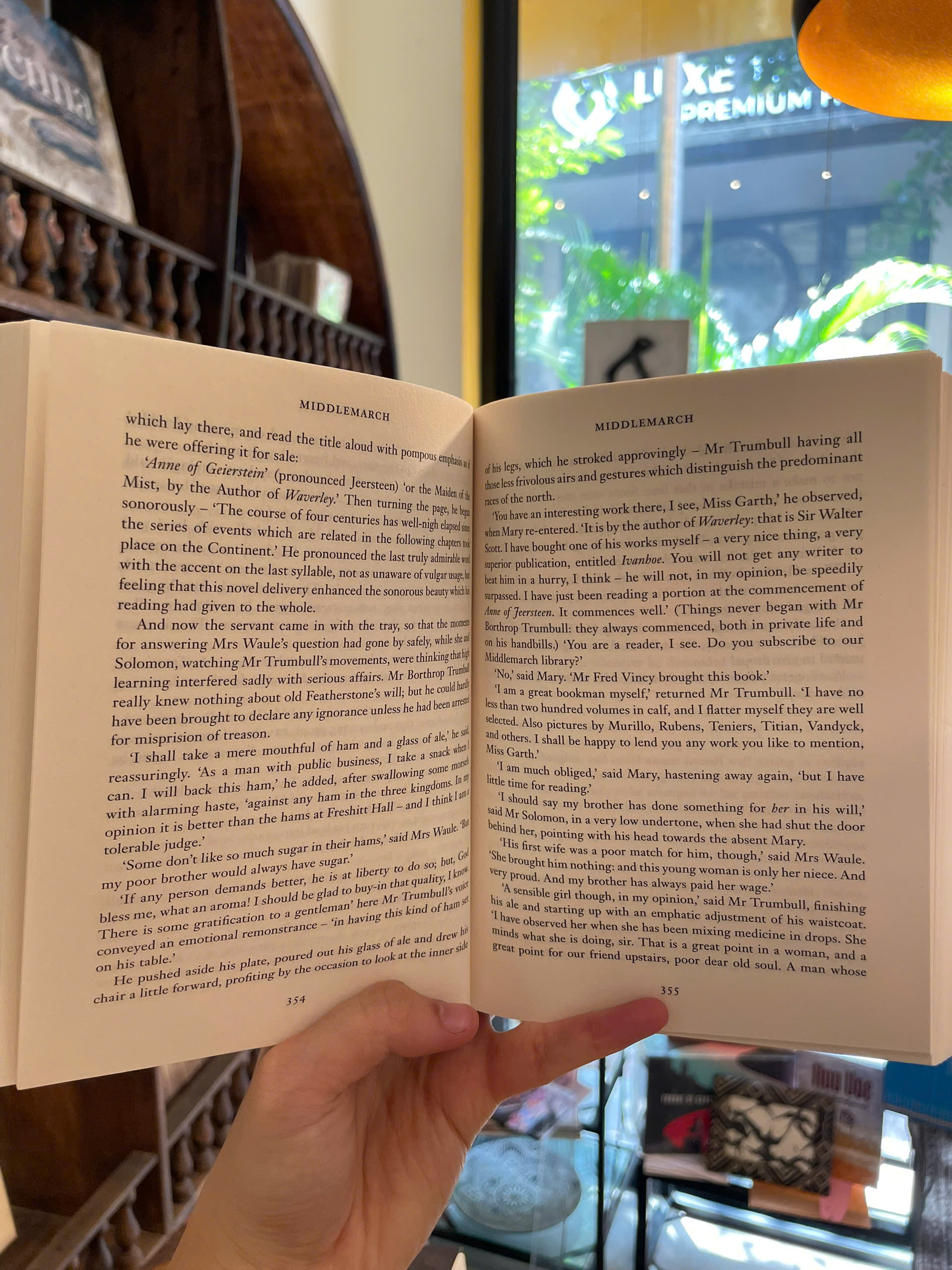 Sách - Middlemarch by George Eliot - Classics/Fiction book in English - Sách Ngoại Văn Bìa Cứng