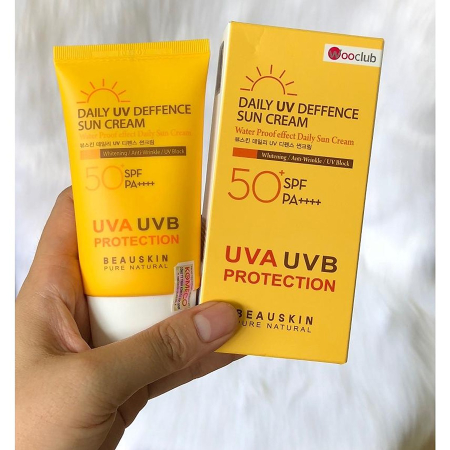 Kem chống nắng kiểm soát dầu Beauskin Daily Defense Sun Cream Hàn Quốc 50ml tặng kèm móc khoá