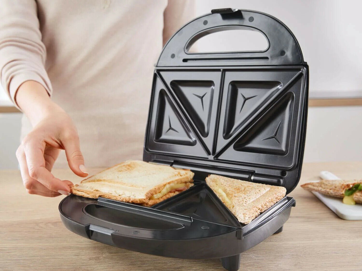 MÁY NƯỚNG BÁNH MỲ SANDWICH - CÔNG SUẤT 700W - CHỐNG DÍNH CAO