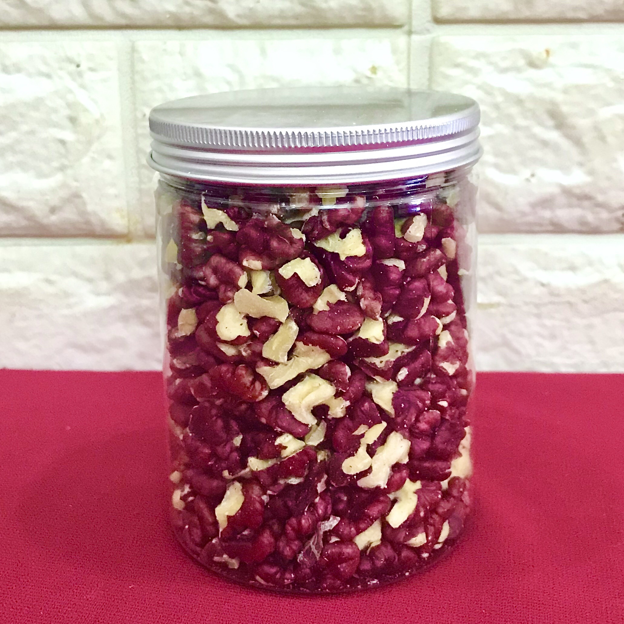 Quả Óc Chó Đỏ Mỹ Tách Vỏ - Chính Hãng HSaHa Hộp 300g