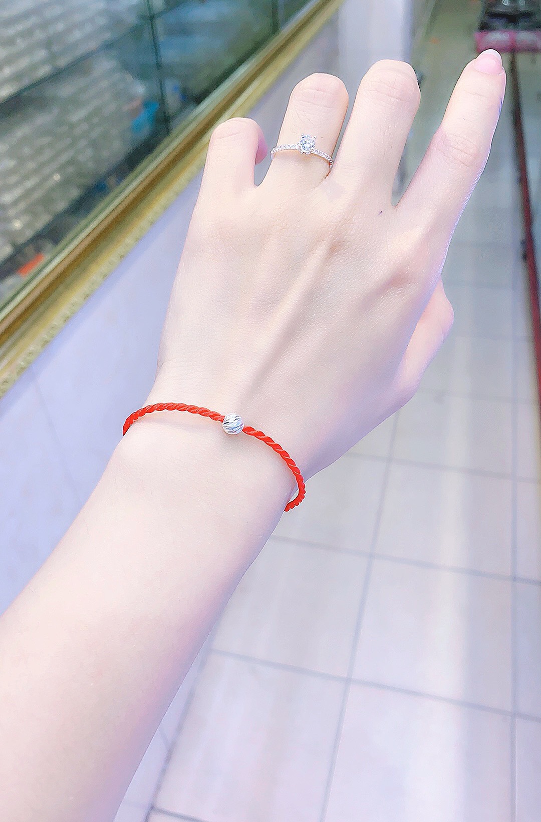 Vòng tay / Lắc tay chỉ đỏ charm bạc ta nguyên chất may mắn (MSP: VT17115)