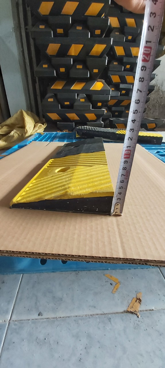 Tấm cao cu cầu dốc cao 4 dài 50 rộng 17 cm nặng 3kg