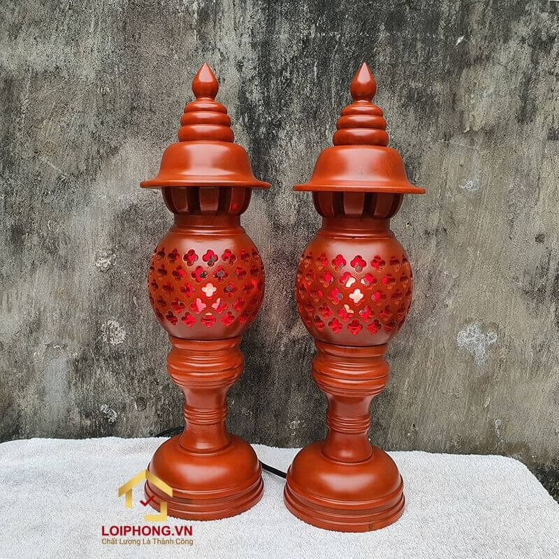Đèn thờ quả dứa bằng gỗ màu cánh gián