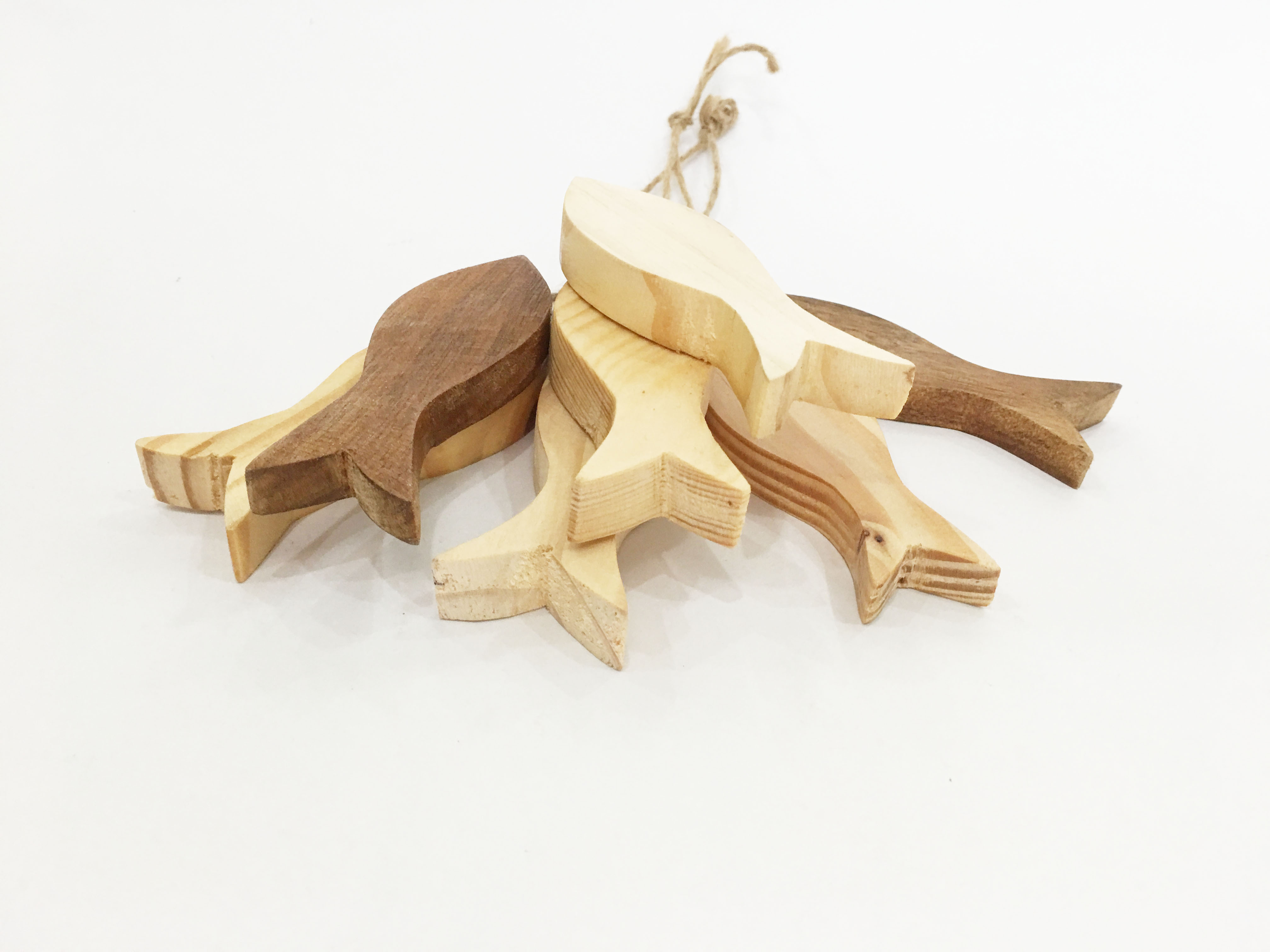 Combo chùm 3 con cá gỗ tự nhiên trang trí handmade 10x3.5x1.5cm  - Màu gỗ tự nhiên