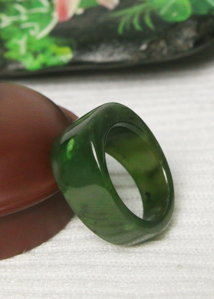 Nhẫn ngọc bích nephrite jade