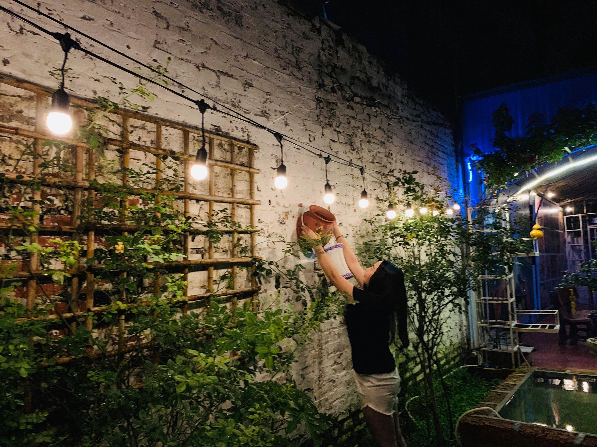 Dây đèn ngoài trời đui chuông chống nước loại chuẩn dùng cho trang trí nhà cửa, sân vườn, quán cafe...