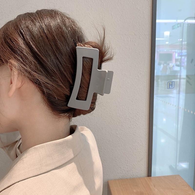 Kẹp tóc hình vuông màu bạc thời trang cho nữ