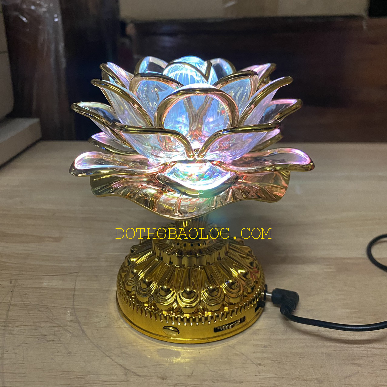 Đèn thờ led bông sen nở đổi màu kết hợp máy đọc kinh Phật nhiều bài cao 13cm