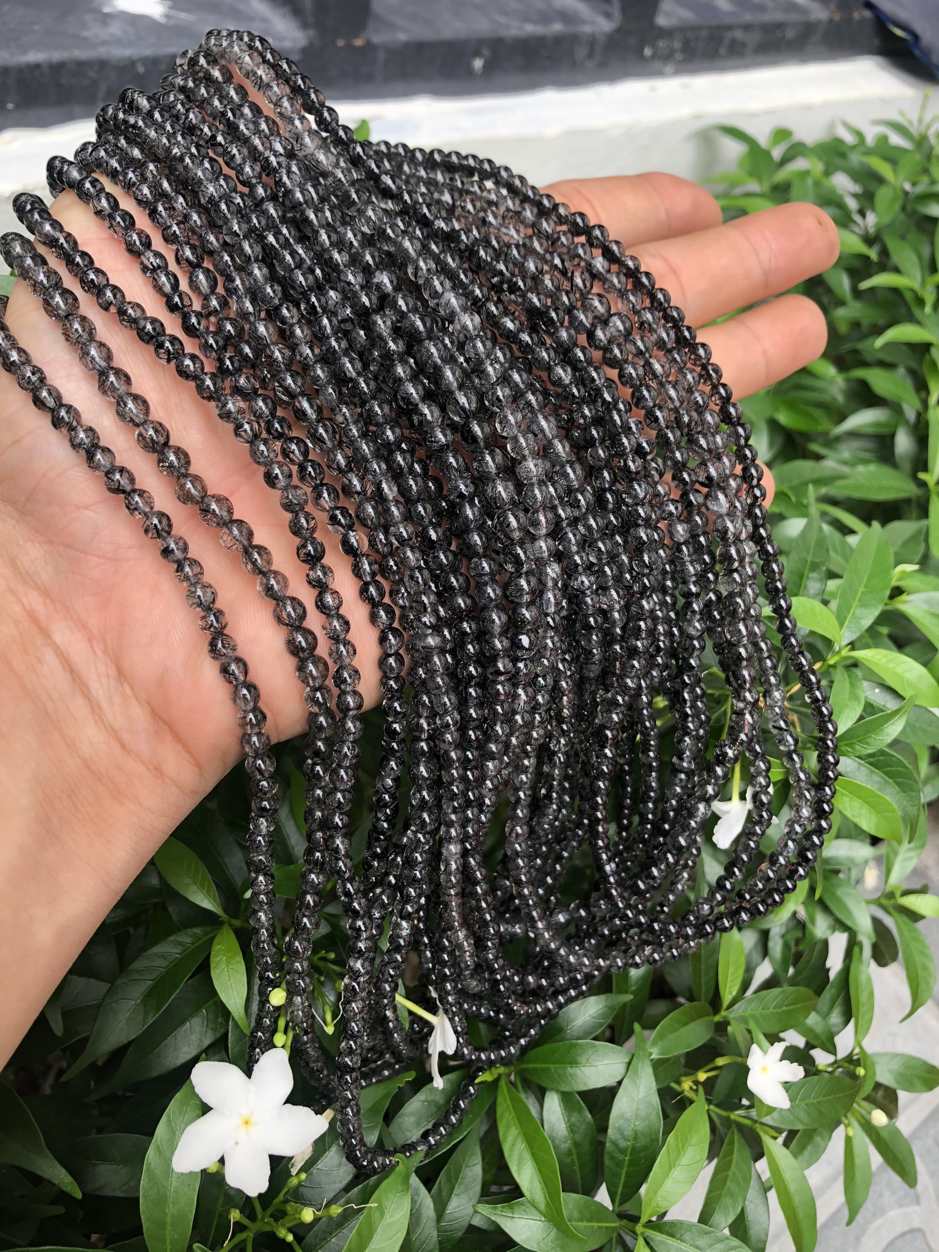 Vòng thạch anh tóc đen cuốn 3 vòng hạt 5-5.5 mm