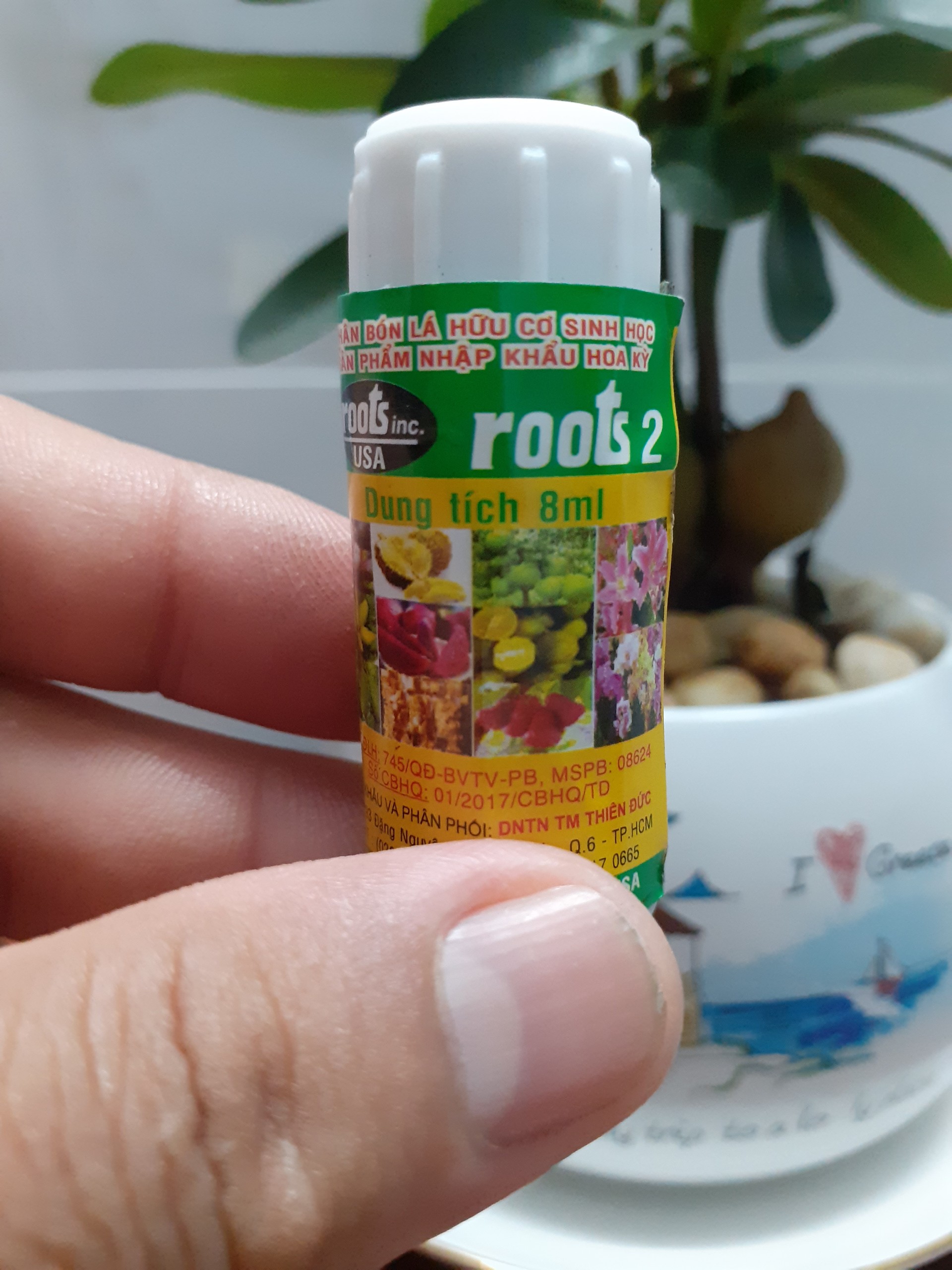 Roots 2 phân bón lá hữu cơ sinh học nhỏ mà có võ nha.