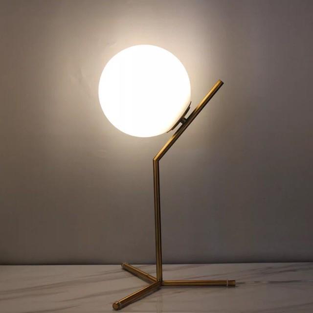 Đèn bàn phong cách hiện đại,đèn phòng ngủ, tặng kèm bóng led