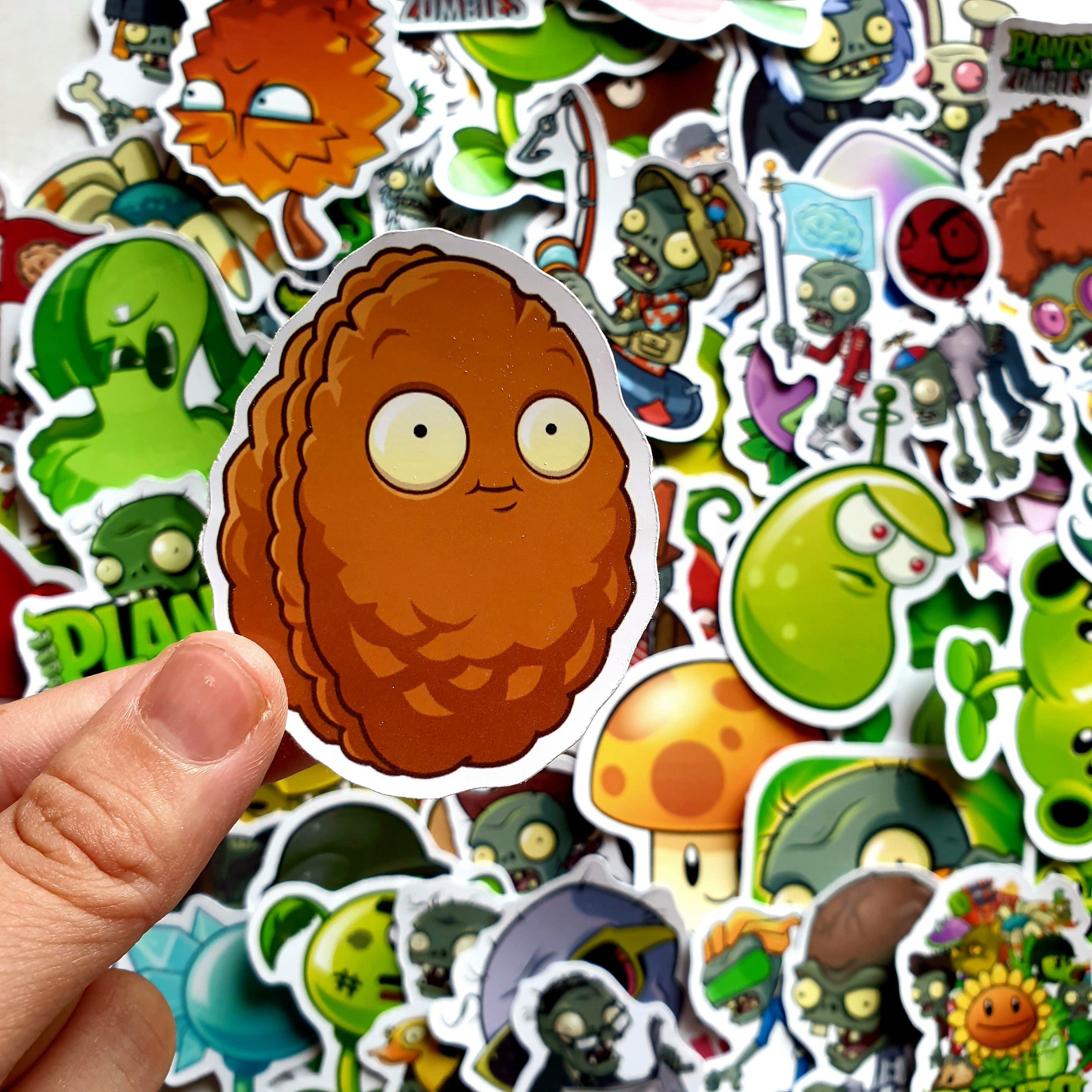 Sticker hình dán cao cấp chủ đề PLANTS VS ZOMBIES - Dùng dán Xe, dán mũ bảo hiểm, dán Laptop...