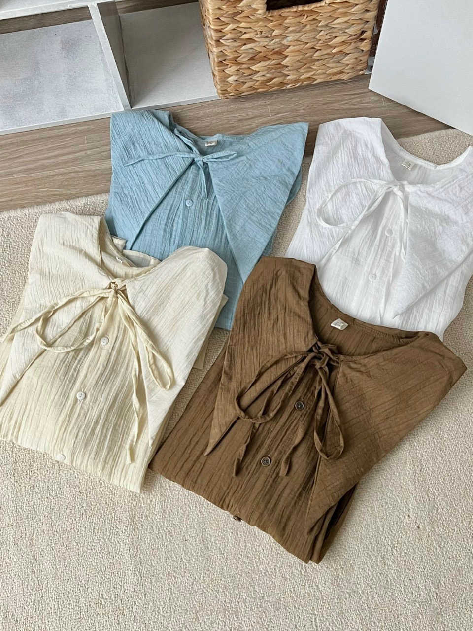 Áo sơ mi tơ cổ nhọn cột nơ tiểu thư nhiều màu