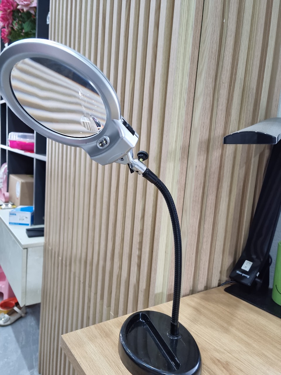 Kính lúp sửa chữa điện tử, đọc sách báo để bàn phóng đại 2x-6x có đèn led trợ sáng