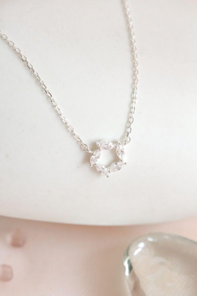 Vòng cổ bạc Bling It năm lá hạt đá BIVC204