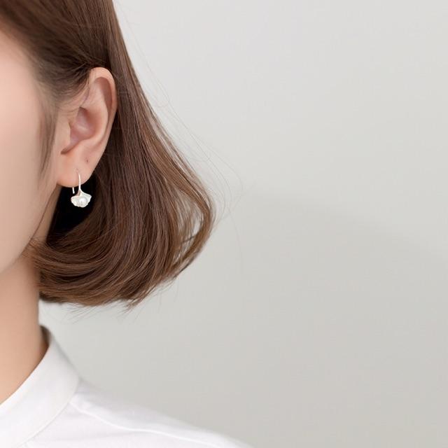 Khuyên tai bạc Ý s925 lá sen gắn Ngọc ngọt ngào E9556 - AROCH Jewelry