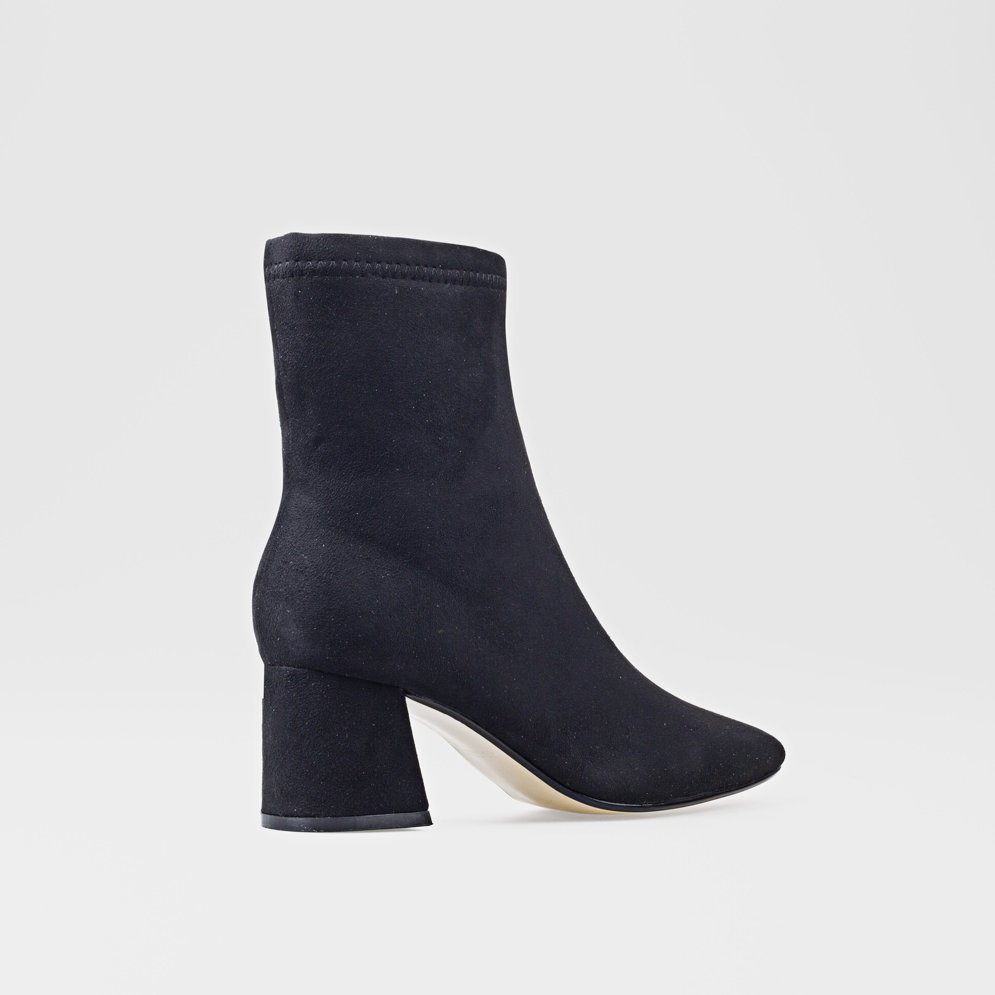 Giày boots nữ mũi vuông ChristinA-Q BOV008