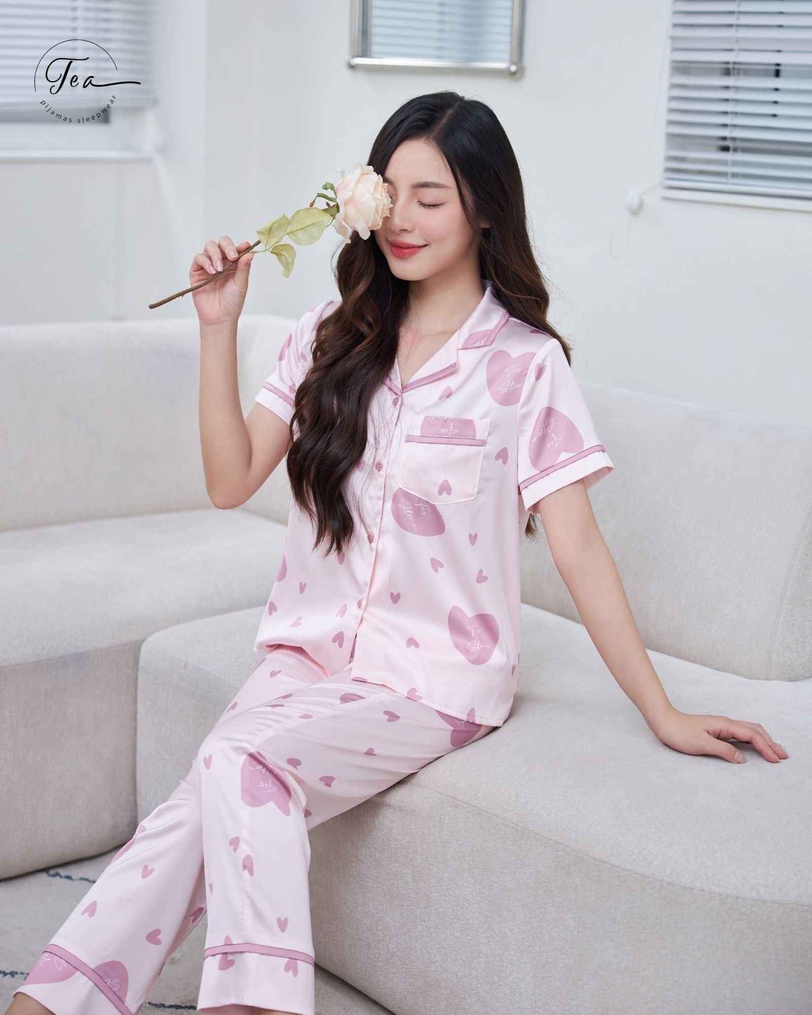 Bộ mặc nhà pyjama lụa cao cấp Tea Store tay dài quần dài họa tiết Tim sang trọng